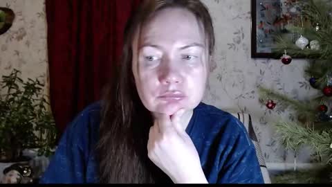 EmilyDoth online show from February 6, 6:11 pm