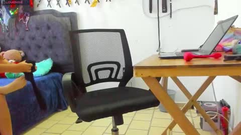 emilyfreire online show from November 10, 12:44 pm