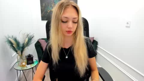 Emily online show from July 7, 3:20 am