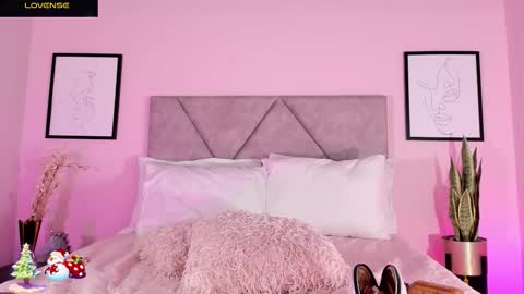 Emily online show from December 3, 10:39 am