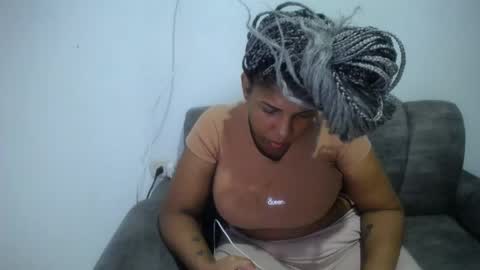 Emilyhines online show from May 5, 10:57 pm
