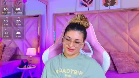 Emilyjonnes  online show from May 14, 8:58 pm