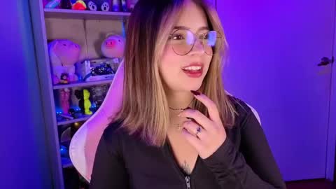 VALEEEN online show from May 9, 3:47 pm
