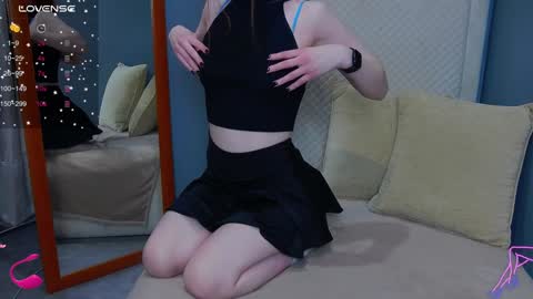 EmilyKents online show from December 13, 2:10 am