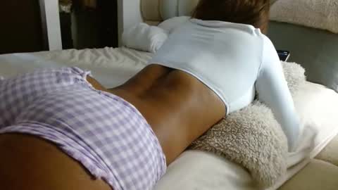 emily monrro online show from December 19, 9:07 pm