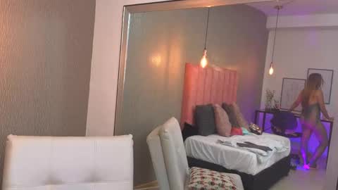 My IG - EmilyParker   online show from May 21, 7:56 pm