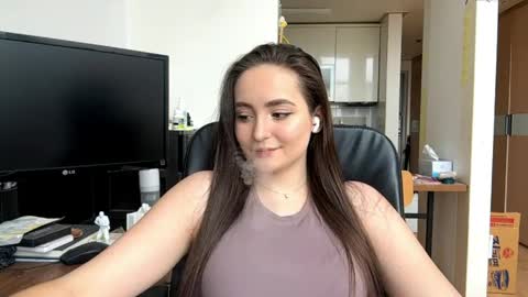 Emilly online show from May 2, 3:32 am