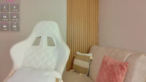 Emily  online show from November 5, 9:42 pm