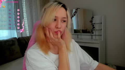 Betty online show from May 6, 2:26 am