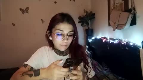 Snapshot of emilywhitee_ chatting on September 11, 2:56 am Valentina independent model online show from September 11, 2:56 am