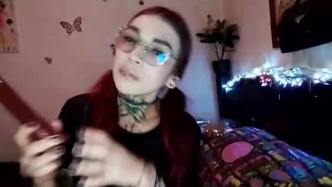 Snapshot of emilywhitee_ chatting on January 28, 2:32 am Valentina independent model online show from January 28, 2:32 am