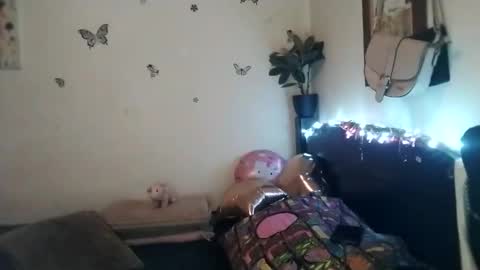 Snapshot of emilywhitee_ chatting on September 13, 3:58 am Valentina independent model online show from September 13, 3:58 am