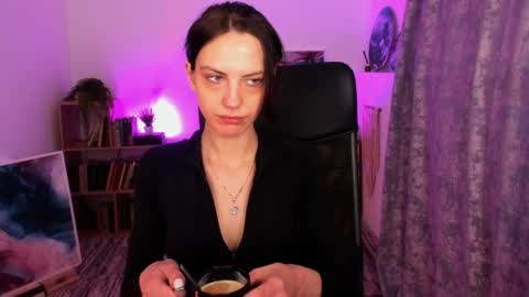 Snapshot of emilywiled chatting on January 17, 8:24 am Emily online show from January 17, 8:24 am