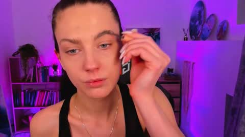 Snapshot of emilywiled chatting on February 17, 8:09 am Emily online show from February 17, 8:09 am