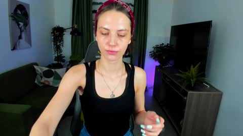 Snapshot of emilywiled chatting on January 16, 8:33 am Emily online show from January 16, 8:33 am