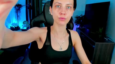 Snapshot of emilywiled chatting on January 19, 8:29 am Emily online show from January 19, 8:29 am