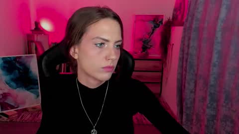 Snapshot of emilywiled chatting on September 16, 8:22 am Emily online show from September 16, 8:22 am