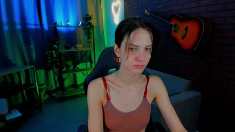 Snapshot of emilywiled chatting on December 5, 6:10 am Emily online show from December 5, 6:10 am
