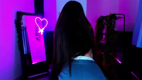 Snapshot of emilywiled chatting on February 25, 8:25 am Emily online show from February 25, 8:25 am