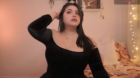 IG thickemmsss online show from February 6, 7:40 pm