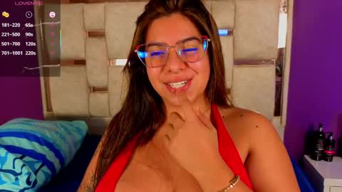 emilyy_cooperr online show from March 28, 12:15 pm