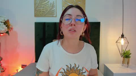 Emilyy Watson online show from December 29, 2:10 pm