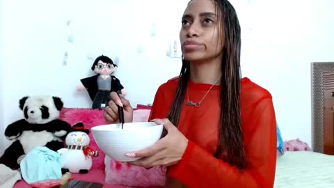 emilyzans07 online show from February 14, 5:46 pm