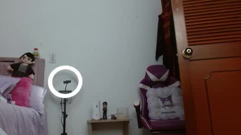 emilyzans07 online show from September 19, 7:02 pm