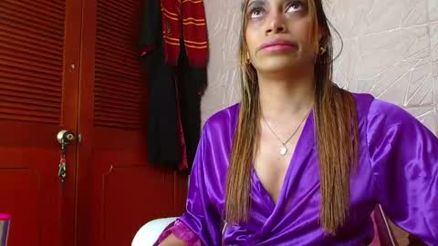 emilyzans07 online show from September 27, 11:34 pm