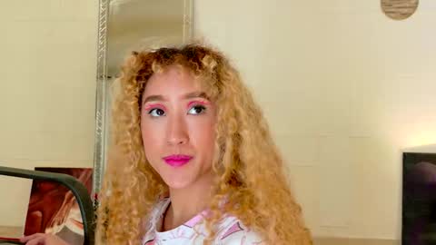 Eimy online show from November 13, 12:20 am