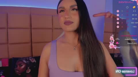 emma__js_ online show from May 23, 9:13 pm
