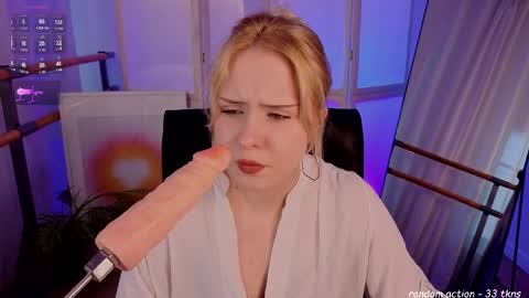 Molly online show from April 3, 2:37 pm