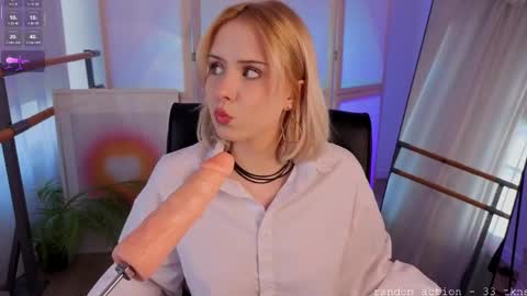 Molly online show from April 9, 2:55 pm