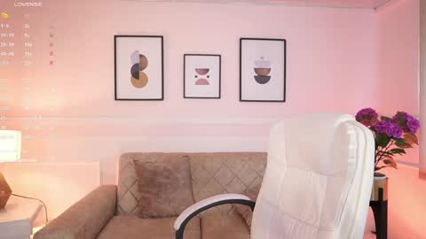 emma__walkerr_ online show from May 25, 8:41 pm