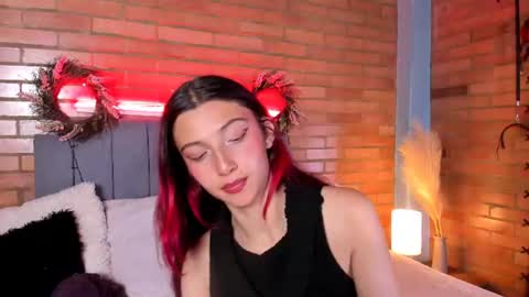 Hey Im EmmaHelp me reach 100 likes online show from July 10, 7:58 pm