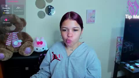 emma_boo_ online show from February 17, 3:44 pm