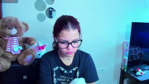 emma_boo_ online show from April 24, 3:26 pm