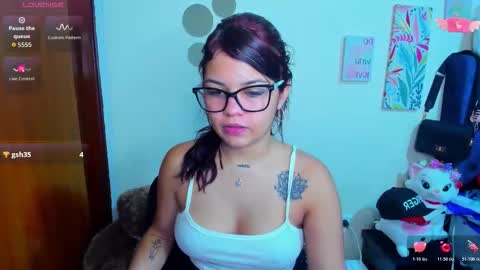 emma_boo_ online show from November 15, 3:35 pm