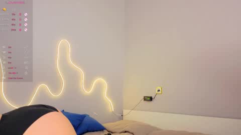 Emma online show from May 20, 1:57 am