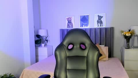 Emma online show from March 26, 9:16 pm