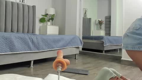 Emma online show from April 7, 9:50 pm