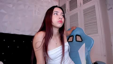 emma_dl2 online show from December 26, 5:30 pm