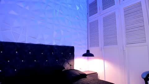 emma_dl2 online show from December 11, 5:58 pm