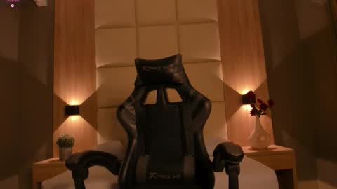 E M M A online show from October 23, 2:50 am