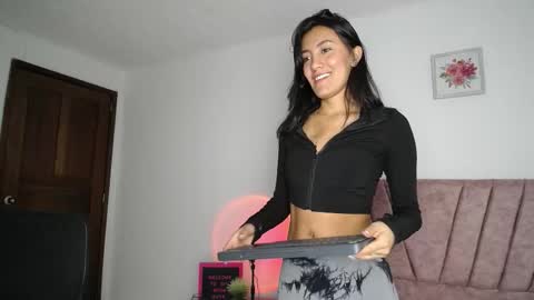 Emma Glow online show from November 2, 4:43 pm