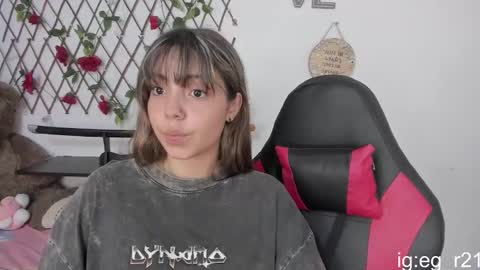 emma_grayys online show from October 12, 6:16 am