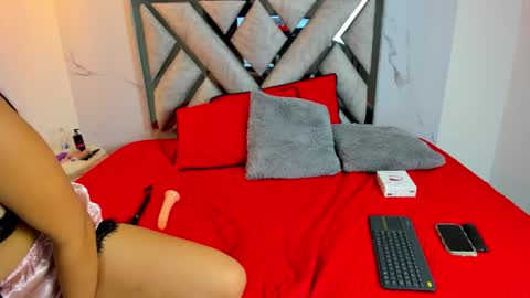 Snapshot of emma_high chatting on October 3, 11:32 pm Emma online show from October 3, 11:32 pm
