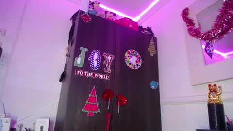 emma online show from December 2, 11:18 pm