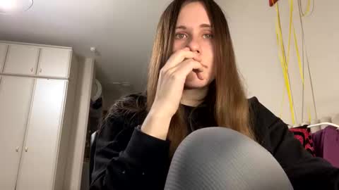 emma_just online show from January 6, 5:38 pm