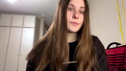 emma_just online show from January 6, 7:31 am